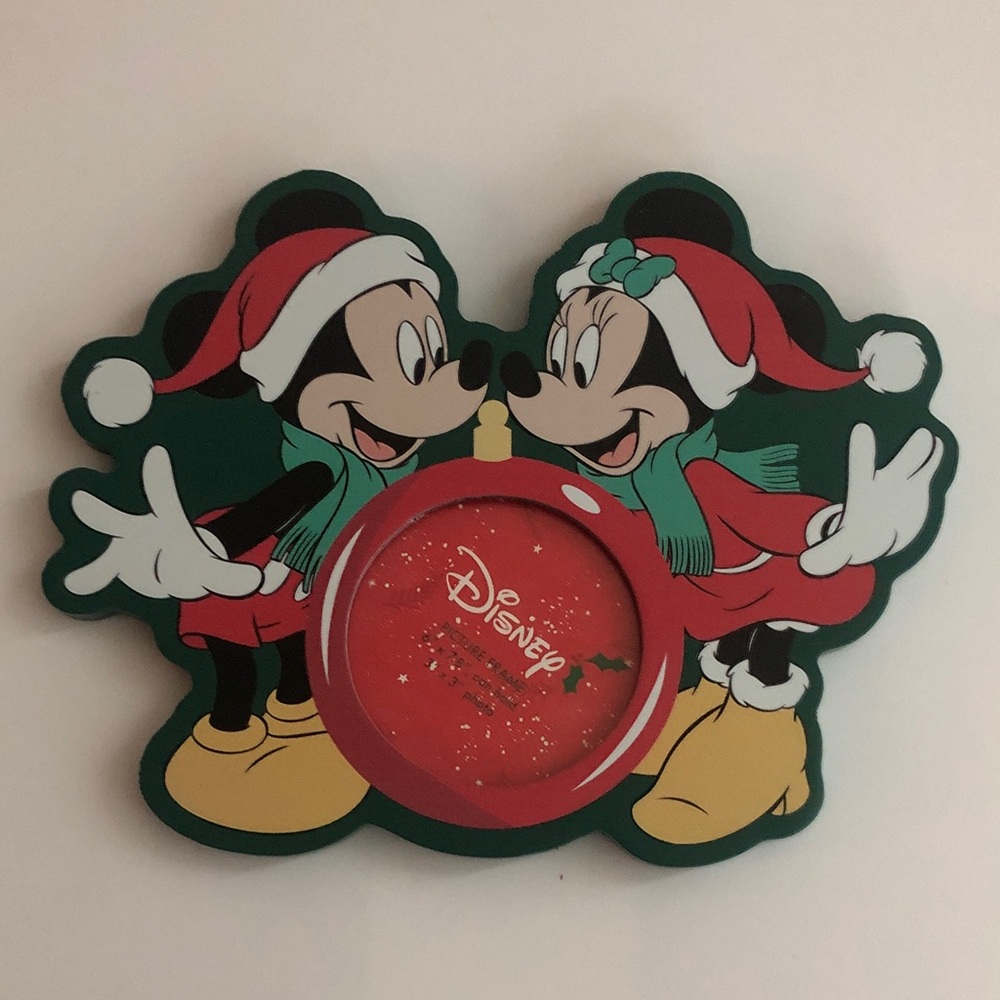 Disney nwt Mickey and Minnie Christmas picture frame - approx 6 x 7.75”